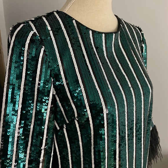 Badgley Mischka Mini Sheath Dress Sequins Feathers Size 4 Green Black White - Picture 2 of 11